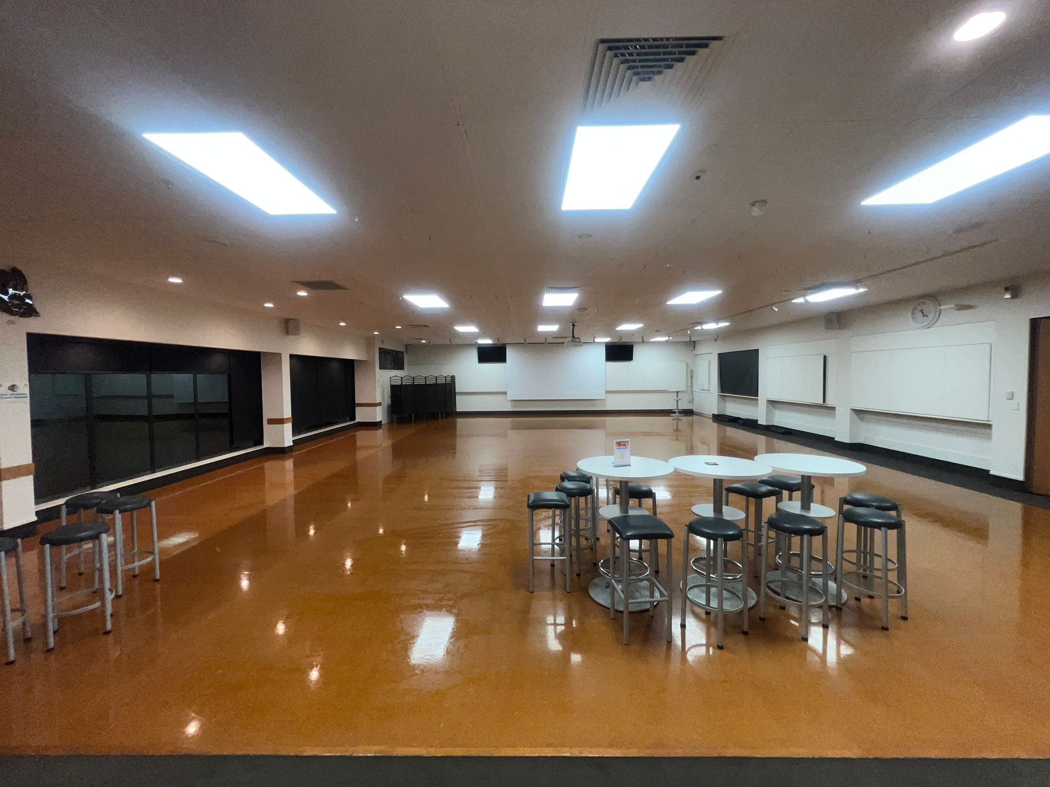 A clean commercial place after being cleaned by smart clean